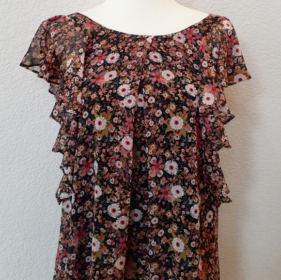 BCBGeneration floral flutter sleeve dress - Picture 3 of 7